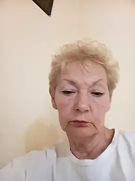 Snapshot of Calypso-Loove chatting on June 4, 11:26 am Calypso-Loove online show from June 4, 11:26 am