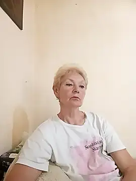 Snapshot of Calypso-Loove chatting on June 7, 9:25 am Calypso-Loove online show from June 7, 9:25 am