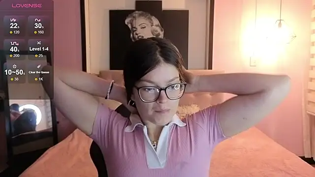 Snapshot of Sara_valderrama_ chatting on July 13, 2:05 pm Sara valderrama online show from July 13, 2:05 pm