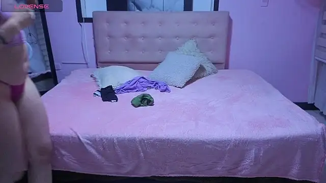 Snapshot of Sara_valderrama_ chatting on June 10, 12:06 pm Sara valderrama online show from June 10, 12:06 pm