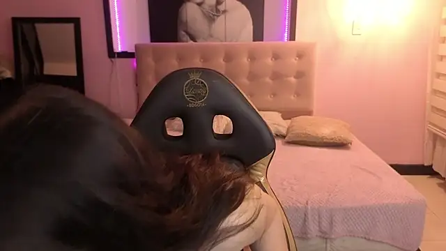 Sara valderrama  online show from March 26, 1:31 pm