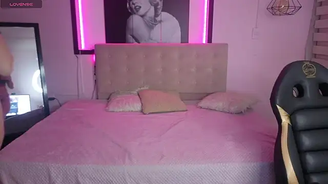 Sara valderrama  online show from March 25, 12:59 pm