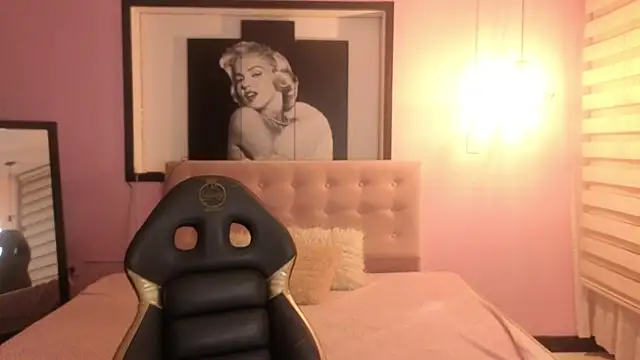 Sara valderrama  online show from March 30, 1:01 pm