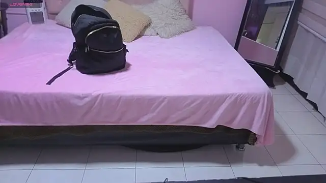 Sara valderrama  online show from May 13, 12:56 pm