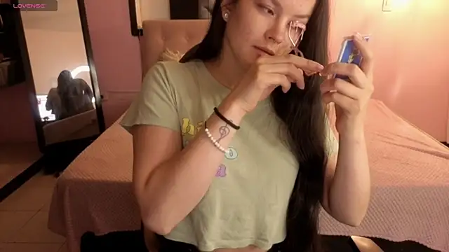 Sara valderrama  online show from May 2, 12:21 pm