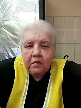 Snapshot of HapinessLovee chatting on December 17, 12:43 pm HapinessLovee online show from December 17, 12:43 pm