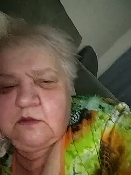 HapinessLovee online show from December 21, 4:41 pm