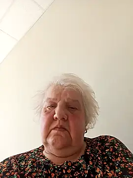 HapinessLovee online show from March 28, 11:00 am