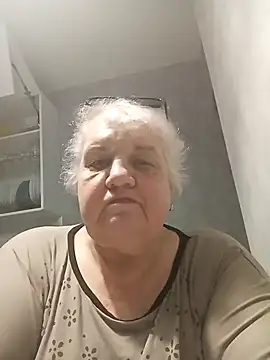 HapinessLovee online show from February 13, 7:25 pm