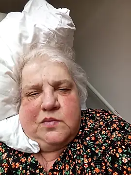 HapinessLovee online show from March 31, 7:10 am