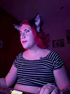 alien ate red online show from December 16, 8:57 pm