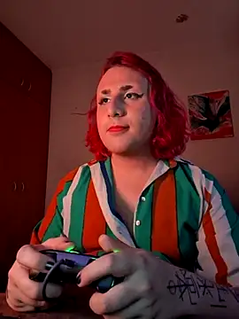 alien ate red online show from December 18, 9:07 pm