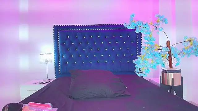 Velora nigth online show from March 11, 11:59 am