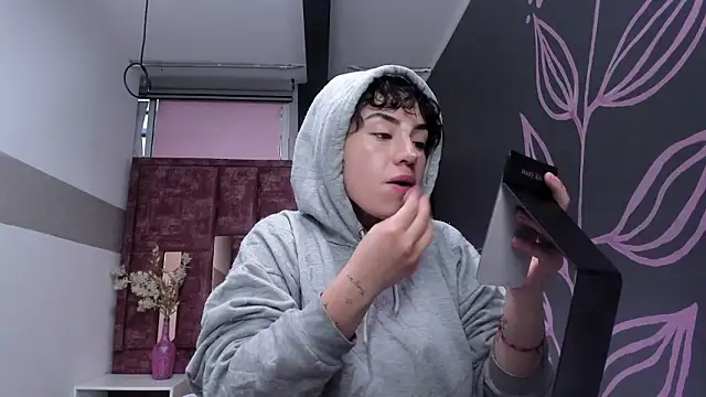 Kiara Fox   online show from March 22, 11:01 am