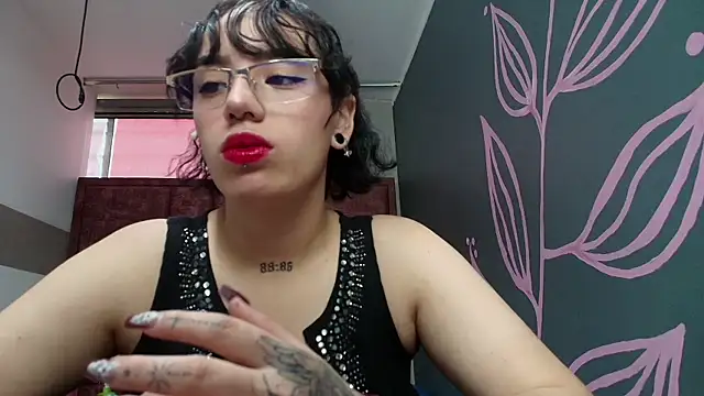 Kiara Fox   online show from April 30, 8:57 pm