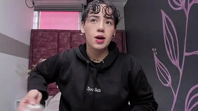 Kiara Fox   online show from April 1, 9:56 pm