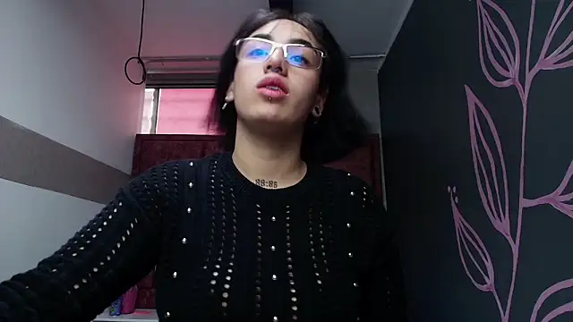 Kiara Fox   online show from April 27, 8:51 pm