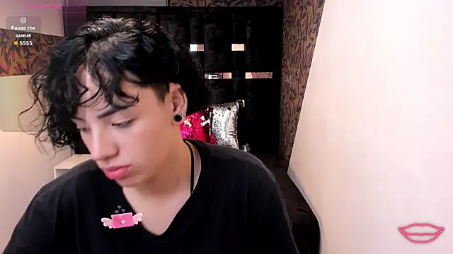 Kiara Fox   online show from January 15, 12:30 pm