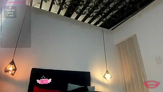 Kiara Fox   online show from February 5, 1:29 pm