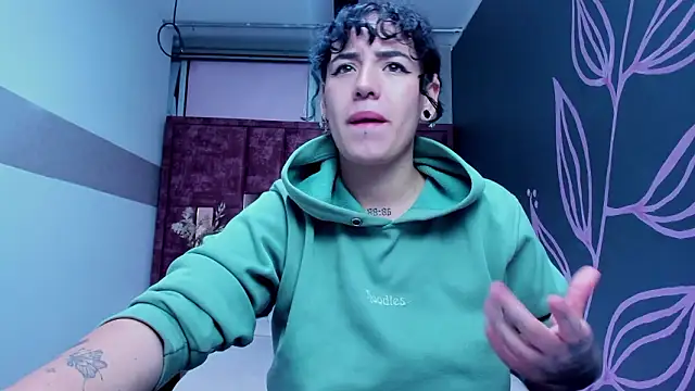 Kiara Fox   online show from March 15, 10:44 am