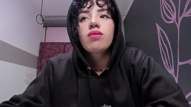 Kiara Fox   online show from April 2, 10:00 am