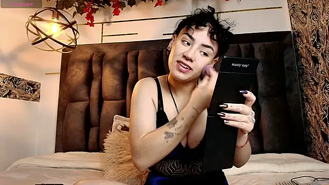 Kiara Fox   online show from February 24, 2:29 pm