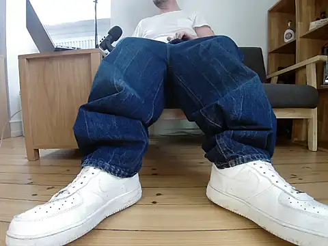 Snapshot of jonas_camboy chatting on May 4, 3:37 pm jonas camboy online show from May 4, 3:37 pm
