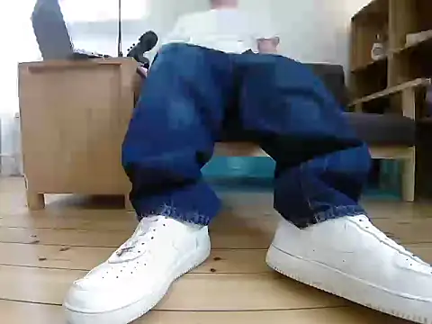 Snapshot of jonas_camboy chatting on April 26, 1:19 pm jonas camboy online show from April 26, 1:19 pm