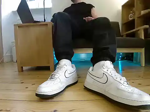 Snapshot of jonas_camboy chatting on May 18, 3:06 pm jonas camboy online show from May 18, 3:06 pm