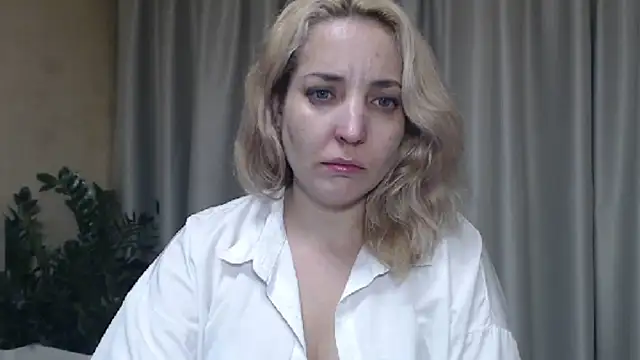 Snapshot of sweetpussy chatting on September 24, 2:34 pm sweetpussy online show from September 24, 2:34 pm