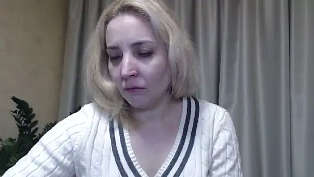 Snapshot of sweetpussy chatting on March 2, 1:42 pm sweetpussy online show from March 2, 1:42 pm