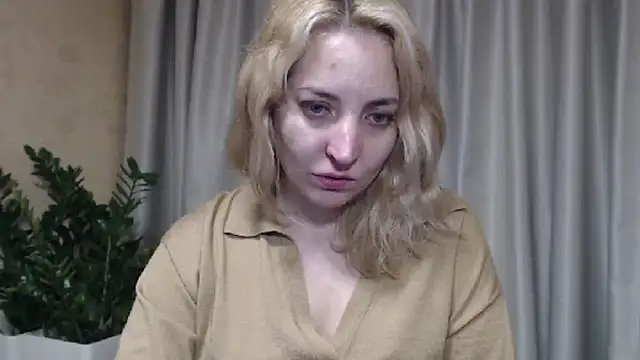 Snapshot of sweetpussy chatting on November 13, 11:41 pm sweetpussy online show from November 13, 11:41 pm