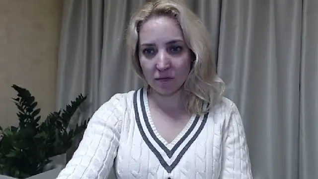 Snapshot of sweetpussy chatting on February 23, 4:13 pm sweetpussy online show from February 23, 4:13 pm