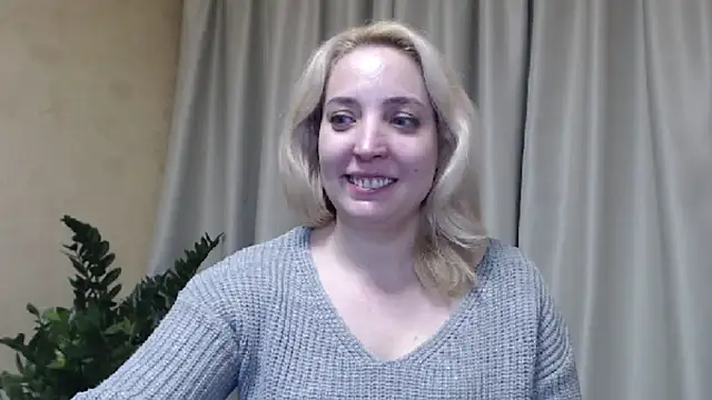 Snapshot of sweetpussy chatting on February 20, 5:30 pm sweetpussy online show from February 20, 5:30 pm