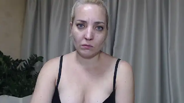 Snapshot of sweetpussy chatting on September 10, 2:49 pm sweetpussy online show from September 10, 2:49 pm