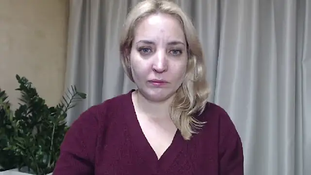 Snapshot of sweetpussy chatting on October 10, 3:02 pm sweetpussy online show from October 10, 3:02 pm