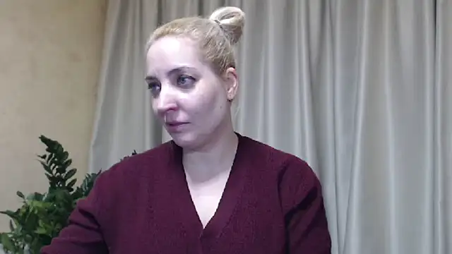 Snapshot of sweetpussy chatting on March 11, 4:18 pm sweetpussy online show from March 11, 4:18 pm