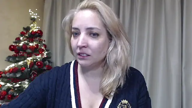 Snapshot of sweetpussy chatting on December 17, 2:33 pm sweetpussy online show from December 17, 2:33 pm