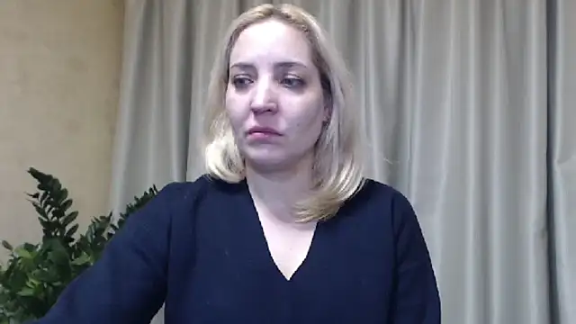 Snapshot of sweetpussy chatting on February 26, 3:32 pm sweetpussy online show from February 26, 3:32 pm