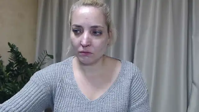 Snapshot of sweetpussy chatting on October 17, 1:13 pm sweetpussy online show from October 17, 1:13 pm