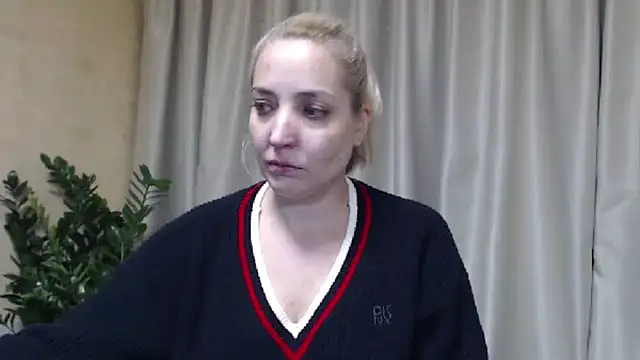 Snapshot of sweetpussy chatting on November 12, 4:22 pm sweetpussy online show from November 12, 4:22 pm