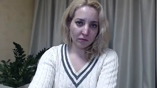 Snapshot of sweetpussy chatting on March 18, 5:33 pm sweetpussy online show from March 18, 5:33 pm