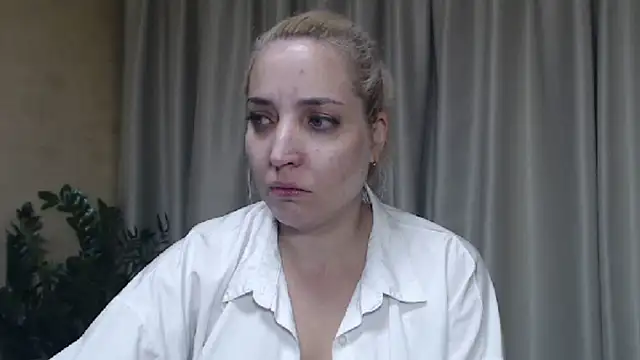 Snapshot of sweetpussy chatting on September 25, 3:40 pm sweetpussy online show from September 25, 3:40 pm