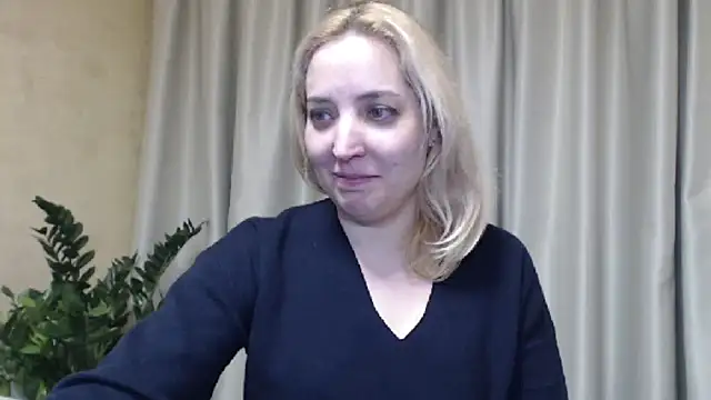 Snapshot of sweetpussy chatting on February 26, 6:37 pm sweetpussy online show from February 26, 6:37 pm