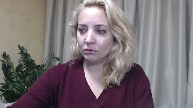 Snapshot of sweetpussy chatting on October 24, 3:00 pm sweetpussy online show from October 24, 3:00 pm