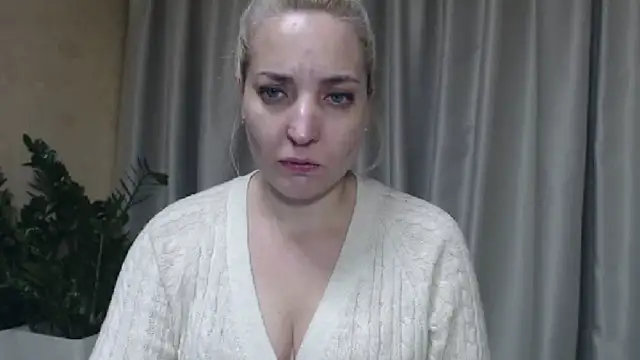 Snapshot of sweetpussy chatting on October 11, 3:35 pm sweetpussy online show from October 11, 3:35 pm