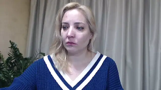 Snapshot of sweetpussy chatting on November 6, 5:50 pm sweetpussy online show from November 6, 5:50 pm