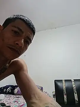 Snapshot of valenpaisita2123 chatting on December 19, 10:12 pm valenpaisita2123 online show from December 19, 10:12 pm