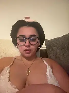 Snapshot of Wild_Busty_Niyah_XX chatting on June 10, 8:54 pm Wild Busty Niyah XX online show from June 10, 8:54 pm