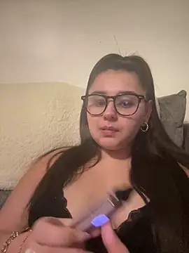 Snapshot of Wild_Busty_Niyah_XX chatting on December 21, 9:59 pm Wild Busty Niyah XX online show from December 21, 9:59 pm